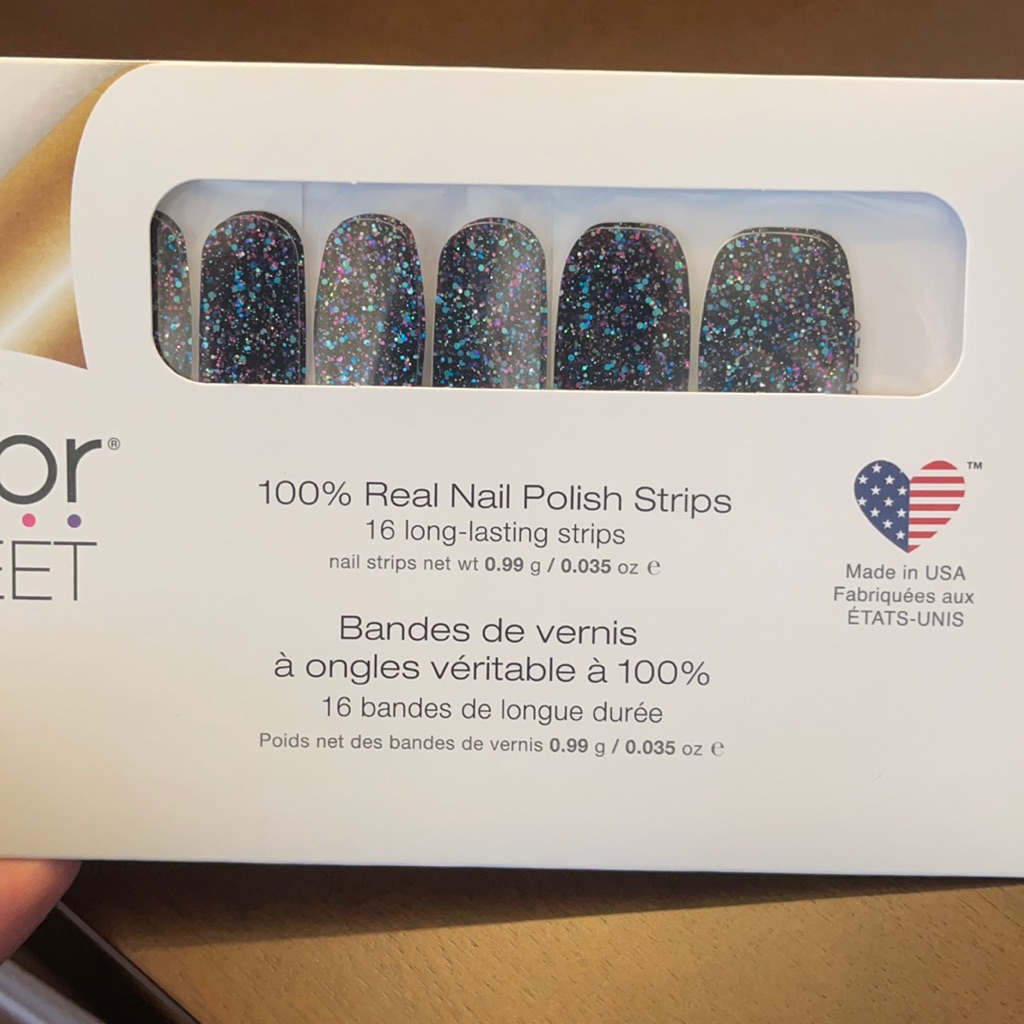 Holidaze  Brand New  Retired  Color Street
